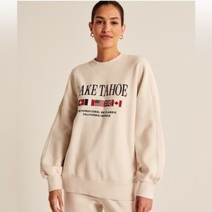 Abercrombie Sunday ski crew neck size XL